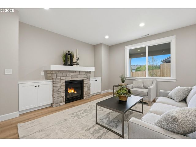 1774 Nw Ammon St, Salem, OR 97304