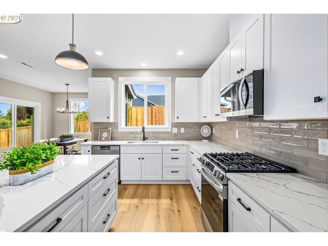 1774 Nw Ammon St, Salem, OR 97304