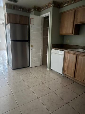 22 LAKE VILLA WAY, Kissimmee, FL 34743