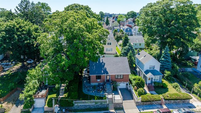 84 Ridgewood Avenue, Yonkers, NY 10704