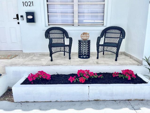 1021 NW 37th Ave, Miami, FL 33125
