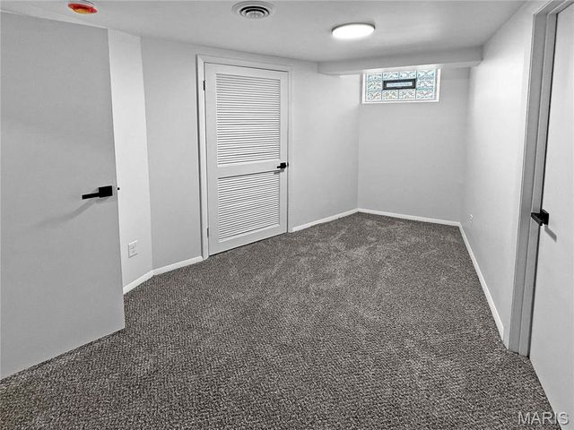 3755 Park Crest Drive, St Louis, MO 63125