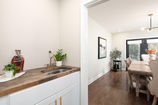 1060 Cooper Drive, Lexington, KY 40502