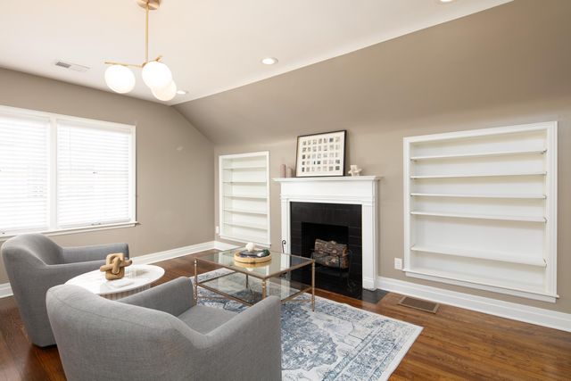 1060 Cooper Drive, Lexington, KY 40502