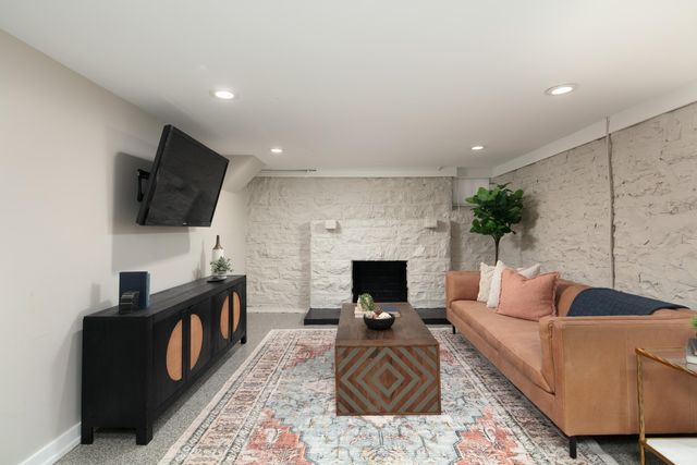 1060 Cooper Drive, Lexington, KY 40502