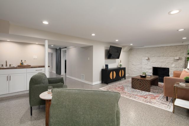 1060 Cooper Drive, Lexington, KY 40502