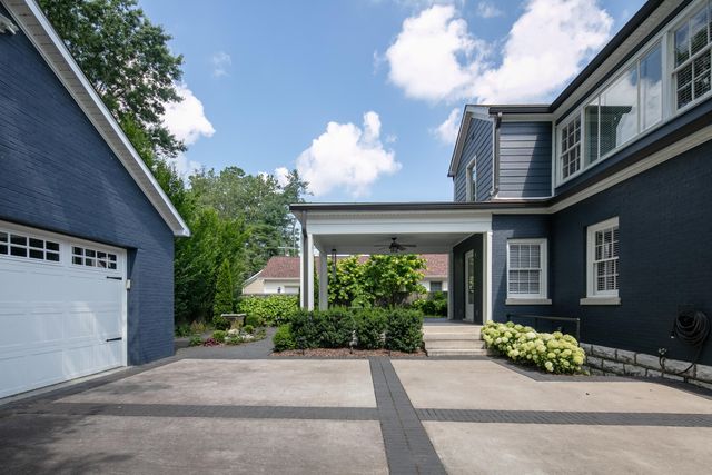 1060 Cooper Drive, Lexington, KY 40502