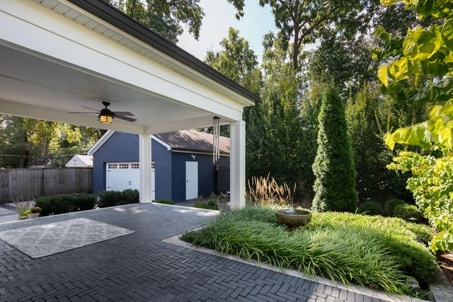 1060 Cooper Drive, Lexington, KY 40502