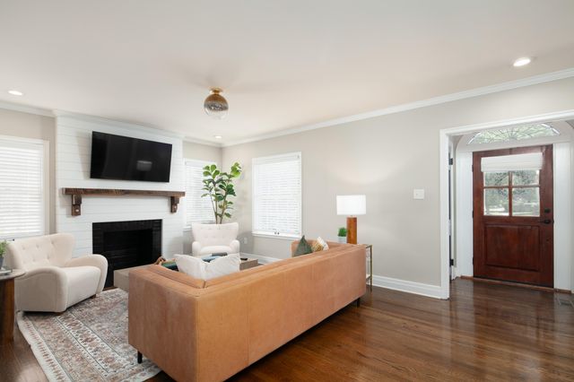 1060 Cooper Drive, Lexington, KY 40502