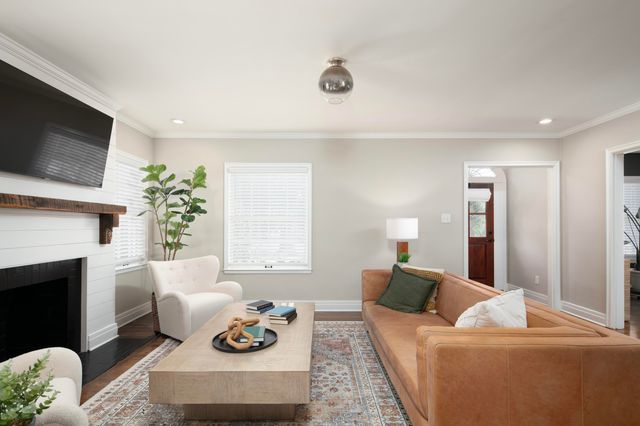 1060 Cooper Drive, Lexington, KY 40502