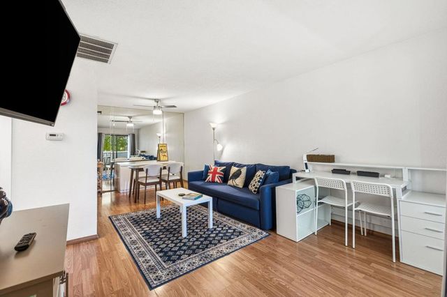 2822 N Auburn Court 205, Palm Springs, CA 92262