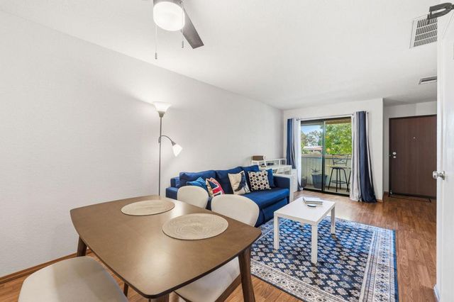 2822 N Auburn Court 205, Palm Springs, CA 92262