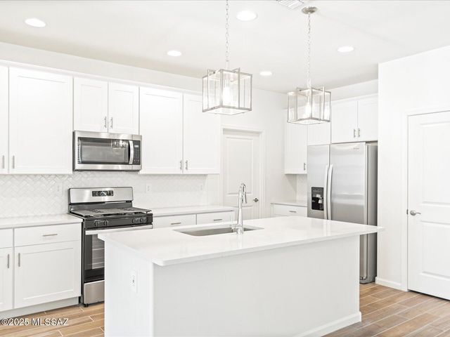 7044 W Ferntree Lane, Tucson, AZ 85757