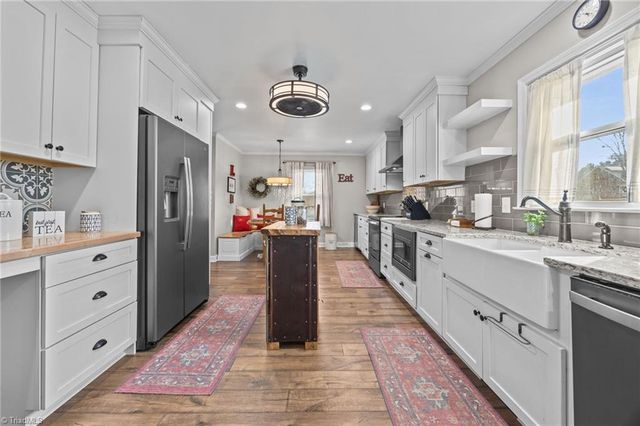 1625 Robinhood Drive, Burlington, NC 27217