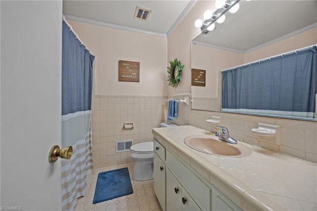 1625 Robinhood Drive, Burlington, NC 27217