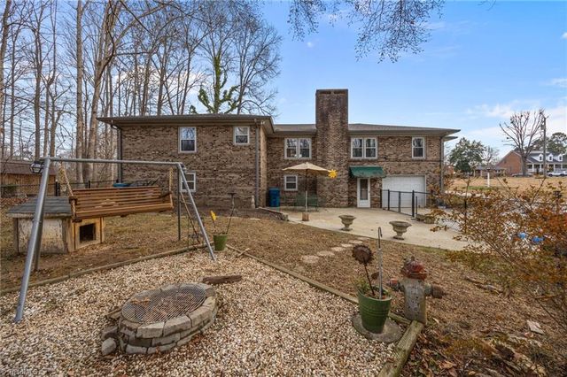 1625 Robinhood Drive, Burlington, NC 27217