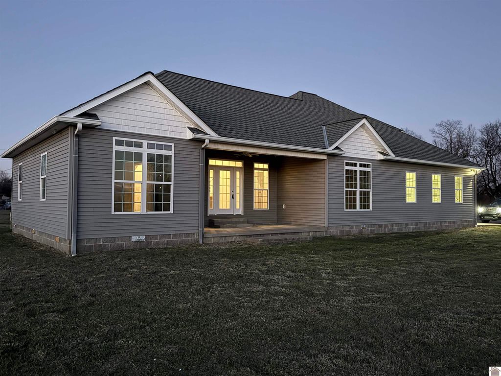 216 Braxton Bend, Ledbetter, KY 42058