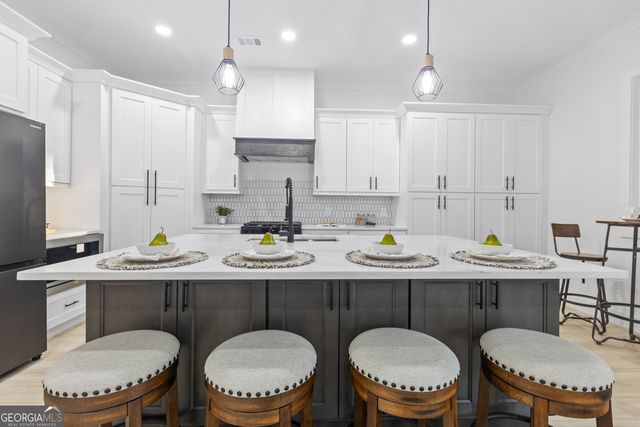 171 Honeysuckle Circle, Lawrenceville, GA 30046