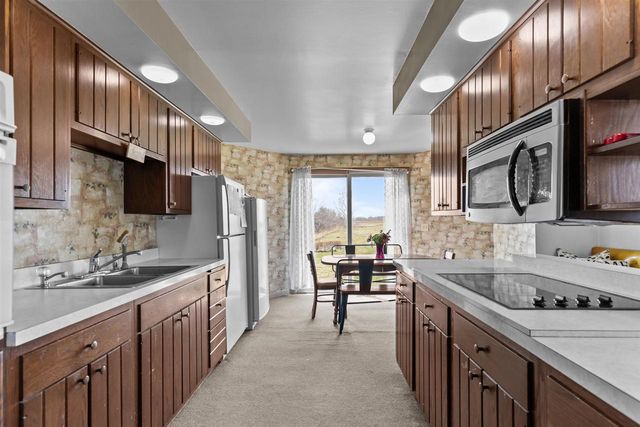 3829 LOST DAUPHIN ROAD, De Pere, WI 54115