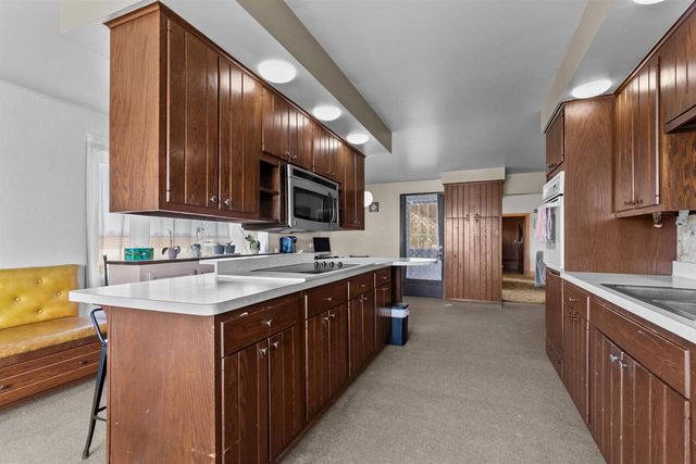 3829 LOST DAUPHIN ROAD, De Pere, WI 54115