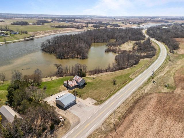 3829 LOST DAUPHIN ROAD, De Pere, WI 54115