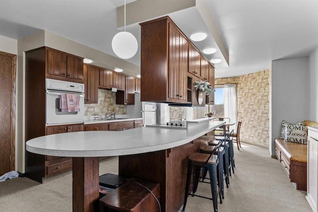 3829 LOST DAUPHIN ROAD, De Pere, WI 54115