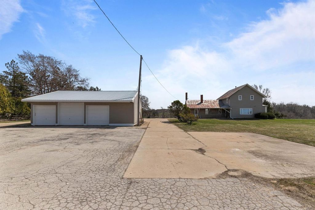 3829 LOST DAUPHIN ROAD, De Pere, WI 54115