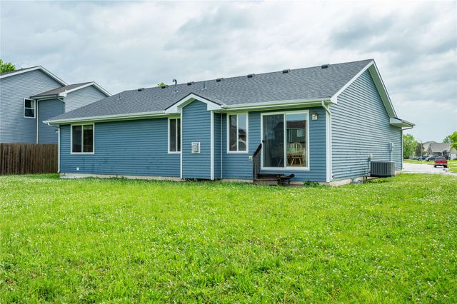 1330 10th Avenue SE, Altoona, IA 50009