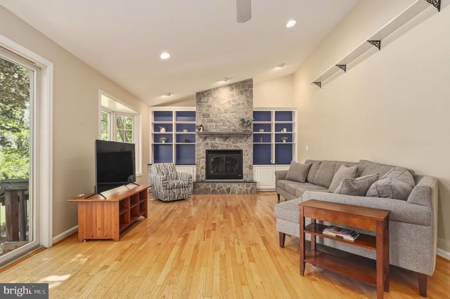 16605 LESCOT TER, Rockville, MD 20853