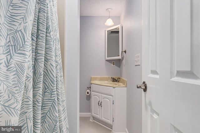 16605 LESCOT TER, Rockville, MD 20853