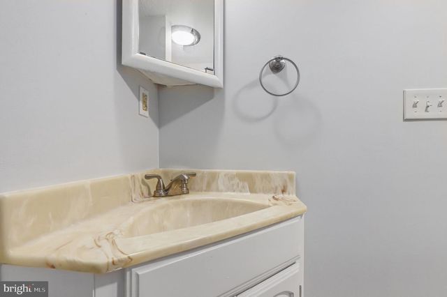 16605 LESCOT TER, Rockville, MD 20853