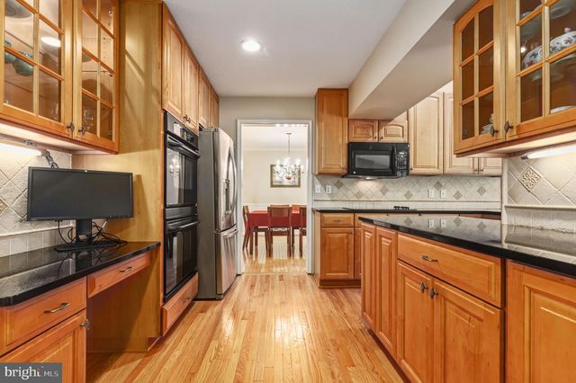 16605 LESCOT TER, Rockville, MD 20853