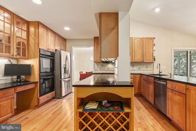 16605 LESCOT TER, Rockville, MD 20853