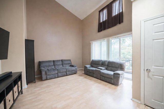 4096 Union Square Lane, East San Diego, CA 92105