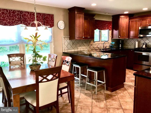 213 BEATRICE LN, Aston, PA 19014