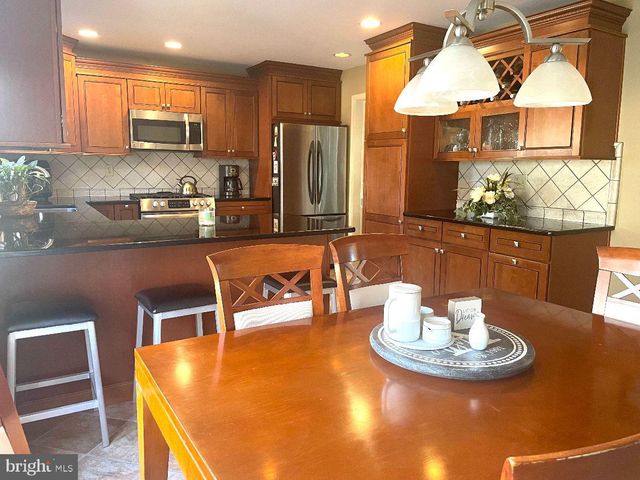 213 BEATRICE LN, Aston, PA 19014