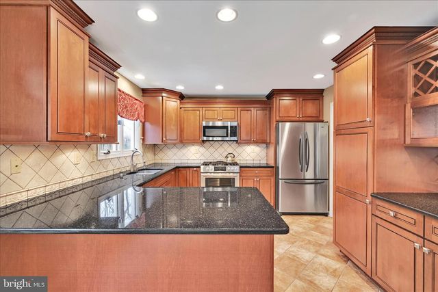 213 BEATRICE LN, Aston, PA 19014