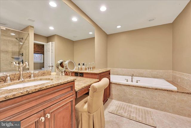 213 BEATRICE LN, Aston, PA 19014