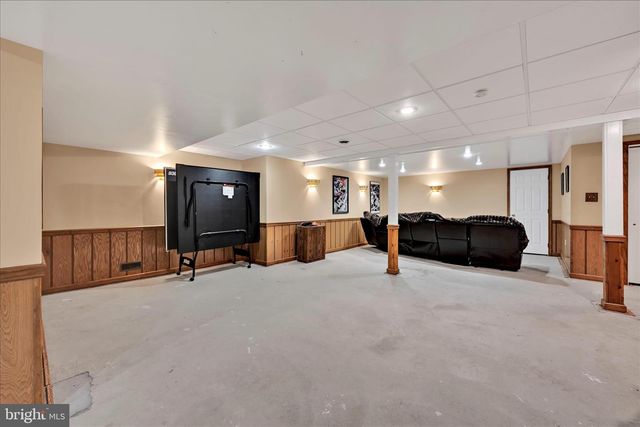 213 BEATRICE LN, Aston, PA 19014