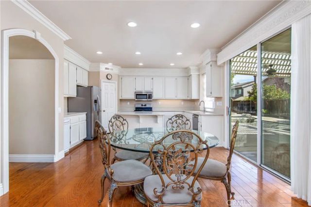 23401 Rouge River, Murrieta, CA 92562