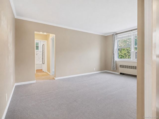 15 Bryant Crescent 2F, White Plains, NY 10605