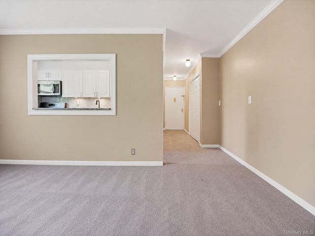 15 Bryant Crescent 2F, White Plains, NY 10605