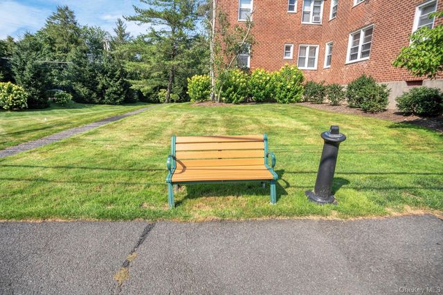 15 Bryant Crescent 2F, White Plains, NY 10605