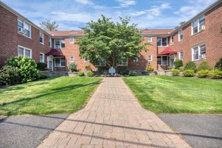 15 Bryant Crescent 2F, White Plains, NY 10605