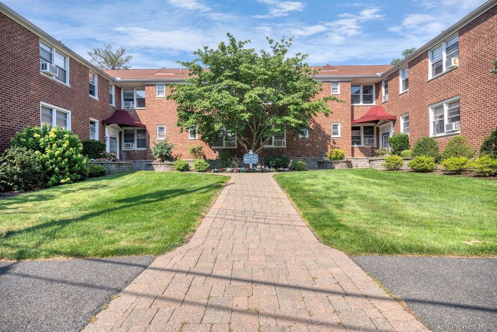 15 Bryant Crescent 2F, White Plains, NY 10605