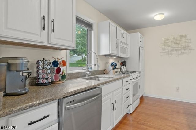 1 Wimbledon Dr 3 3, Vernon Twp., NJ 07462