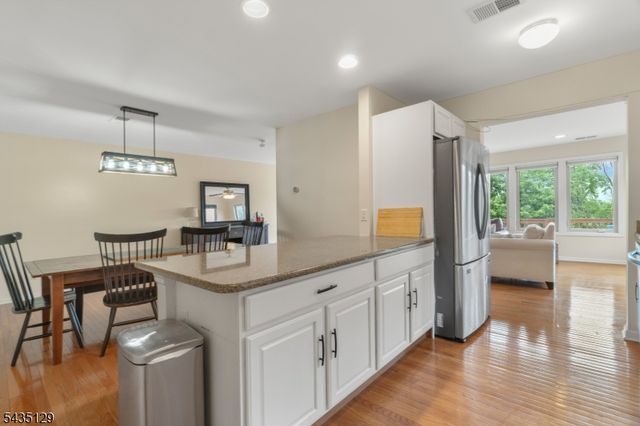1 Wimbledon Dr 3 3, Vernon Twp., NJ 07462