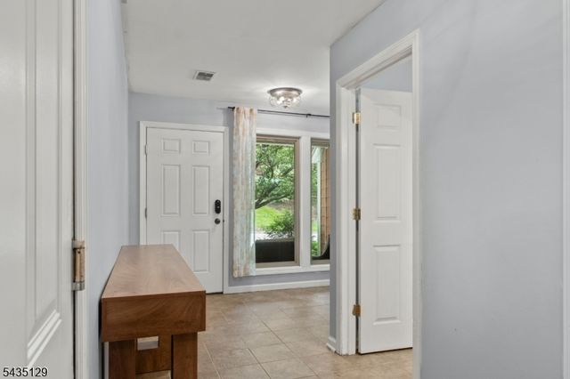 1 Wimbledon Dr 3 3, Vernon Twp., NJ 07462