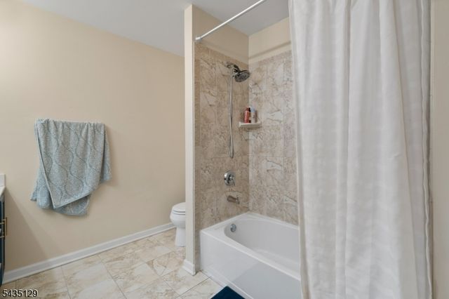 1 Wimbledon Dr 3 3, Vernon Twp., NJ 07462