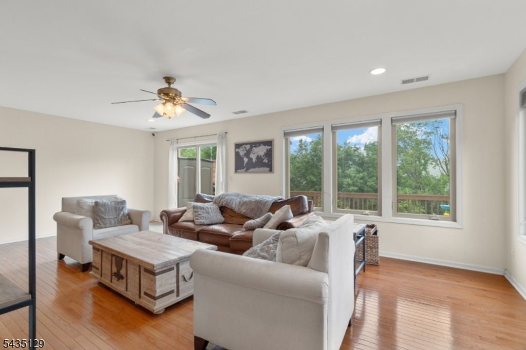 1 Wimbledon Dr 3 3, Vernon Twp., NJ 07462
